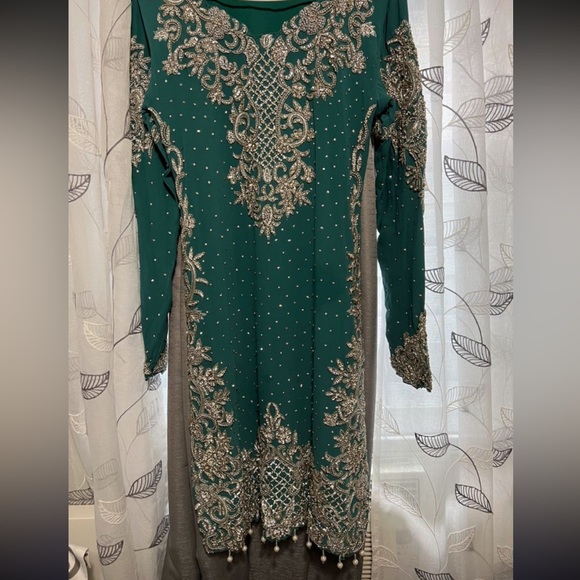 Luxury Bridal Pakistani/ Indian Dress - Picture 3 of 13